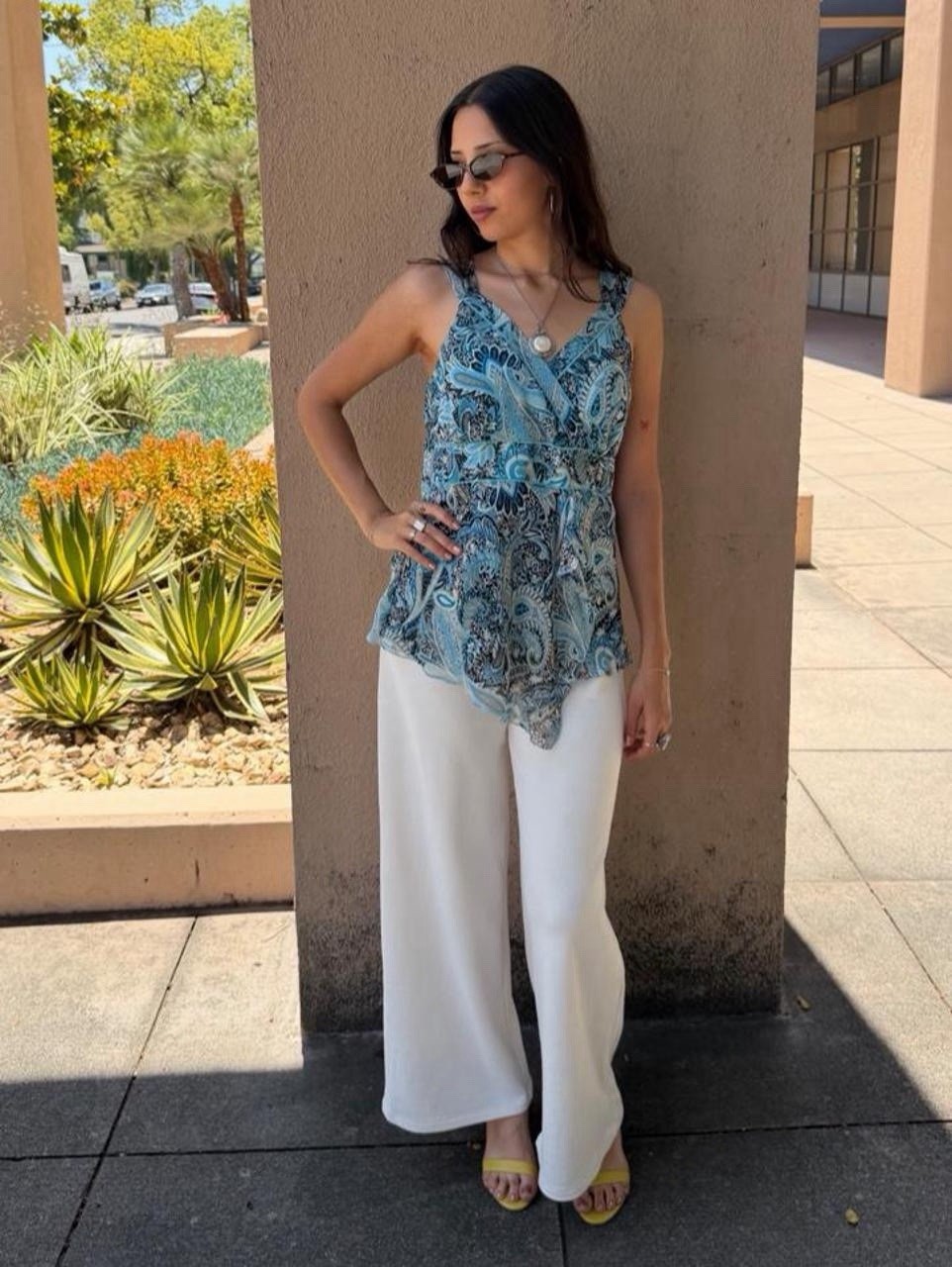 Separates New York blue paisley chiffon ruffle v-neck lined blouse / size M