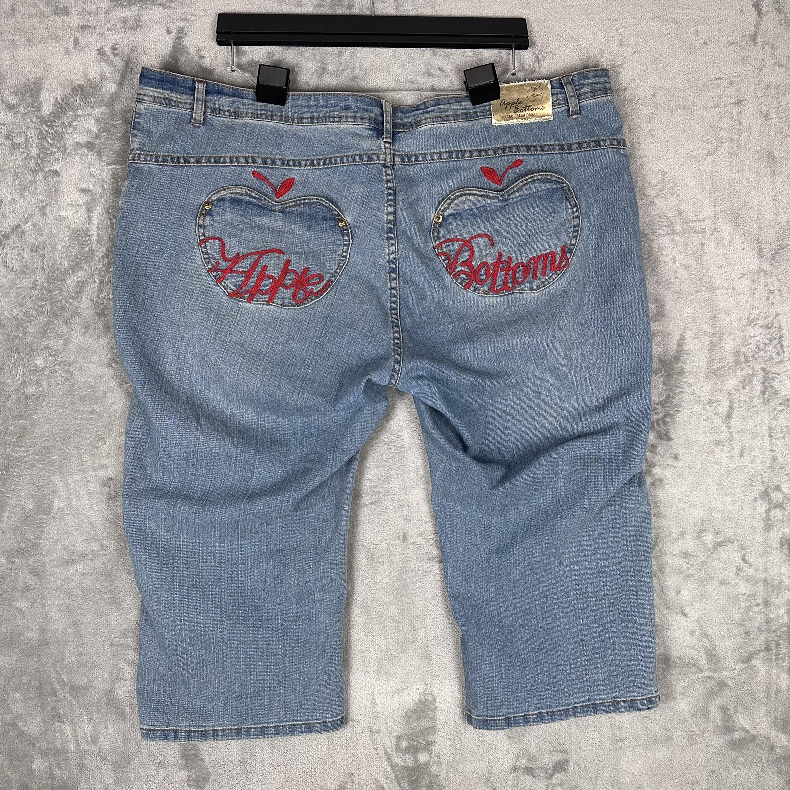 Vintage Apple Bottom Capri Jeans Women’s 21/22 Embroidered 90s Y2K Picked Fresh