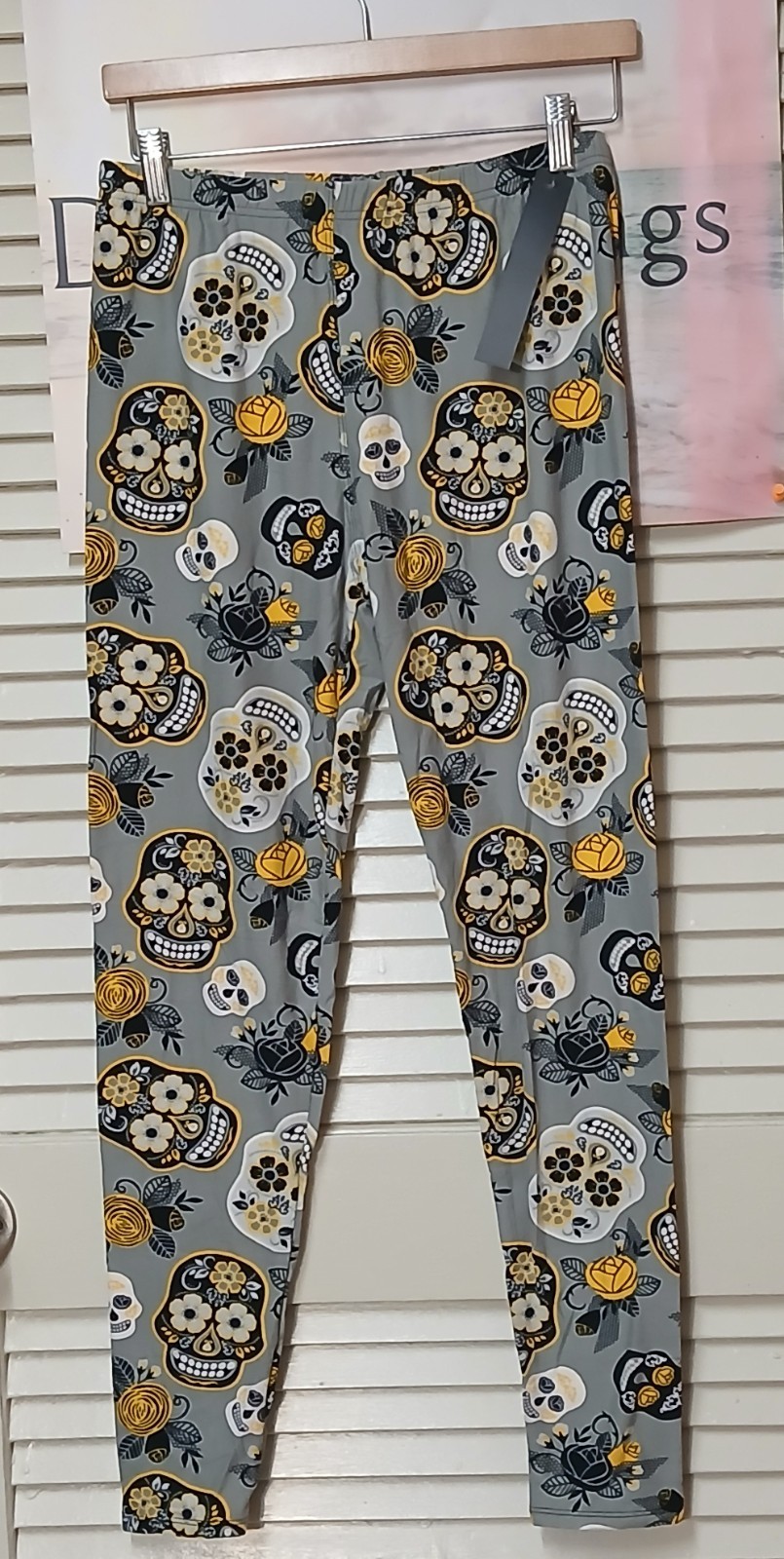 Womens skull leggings Plus Size fits 14 to 22 Nwt