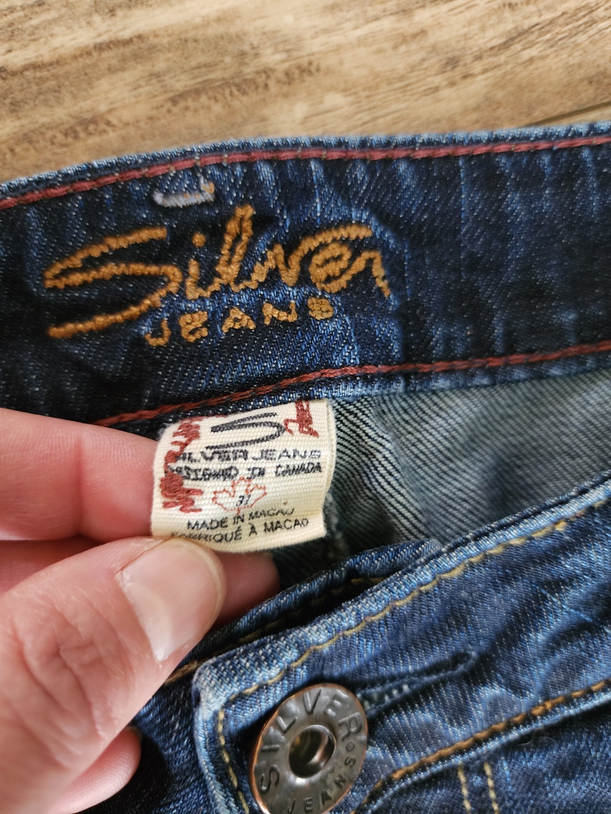 Silver Jeans Eden Flare Womens Jeans | Dark Wash Distressed | sz 31/33