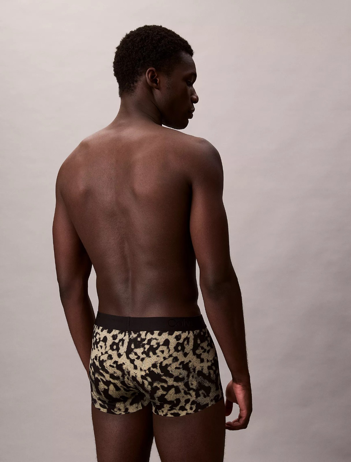 🩲 NWT Size: S,M, L Calvin Klein Men’s Black Print LOW RISE TRUNK Underwear