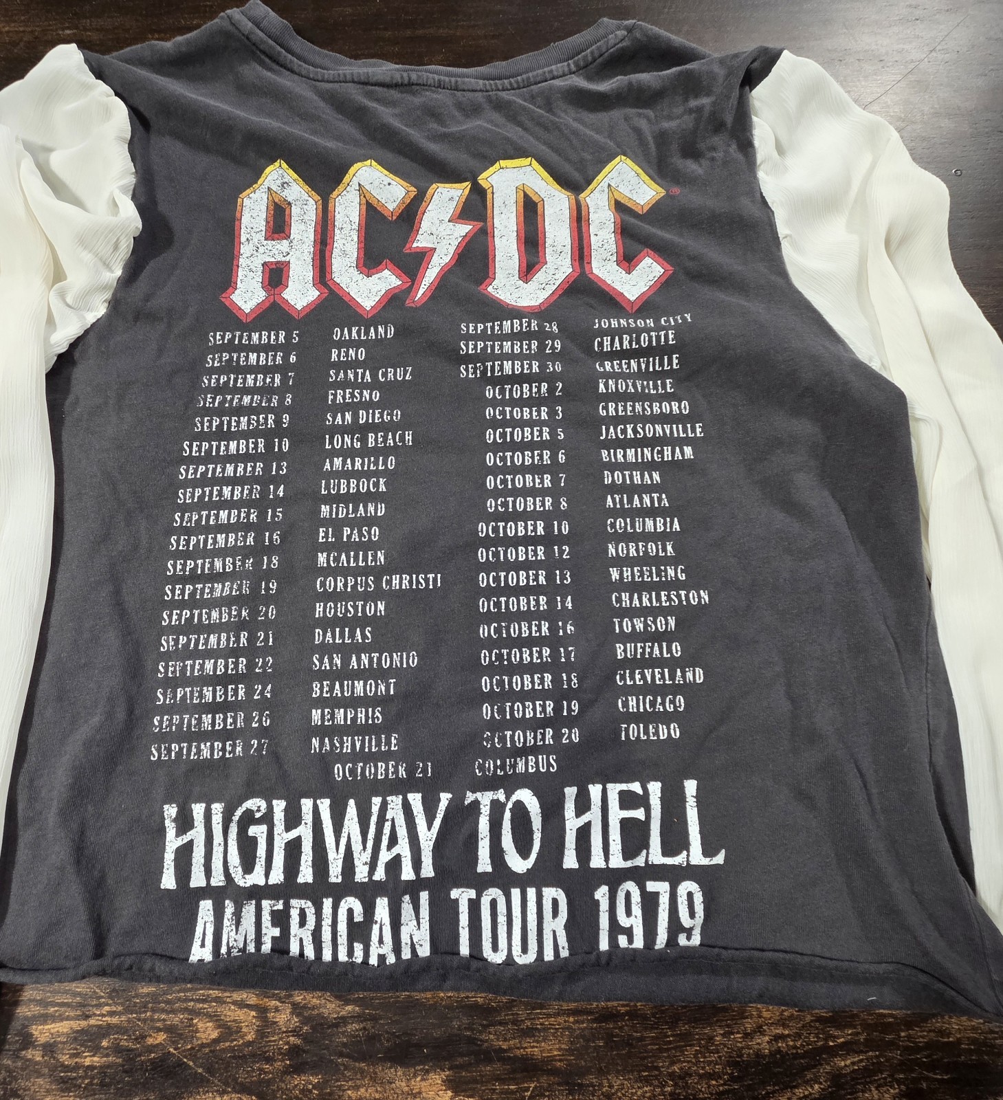 Elizabeth And James Women’s DIY AC/DC Cropped Long Sleeve Shirt Size Medium