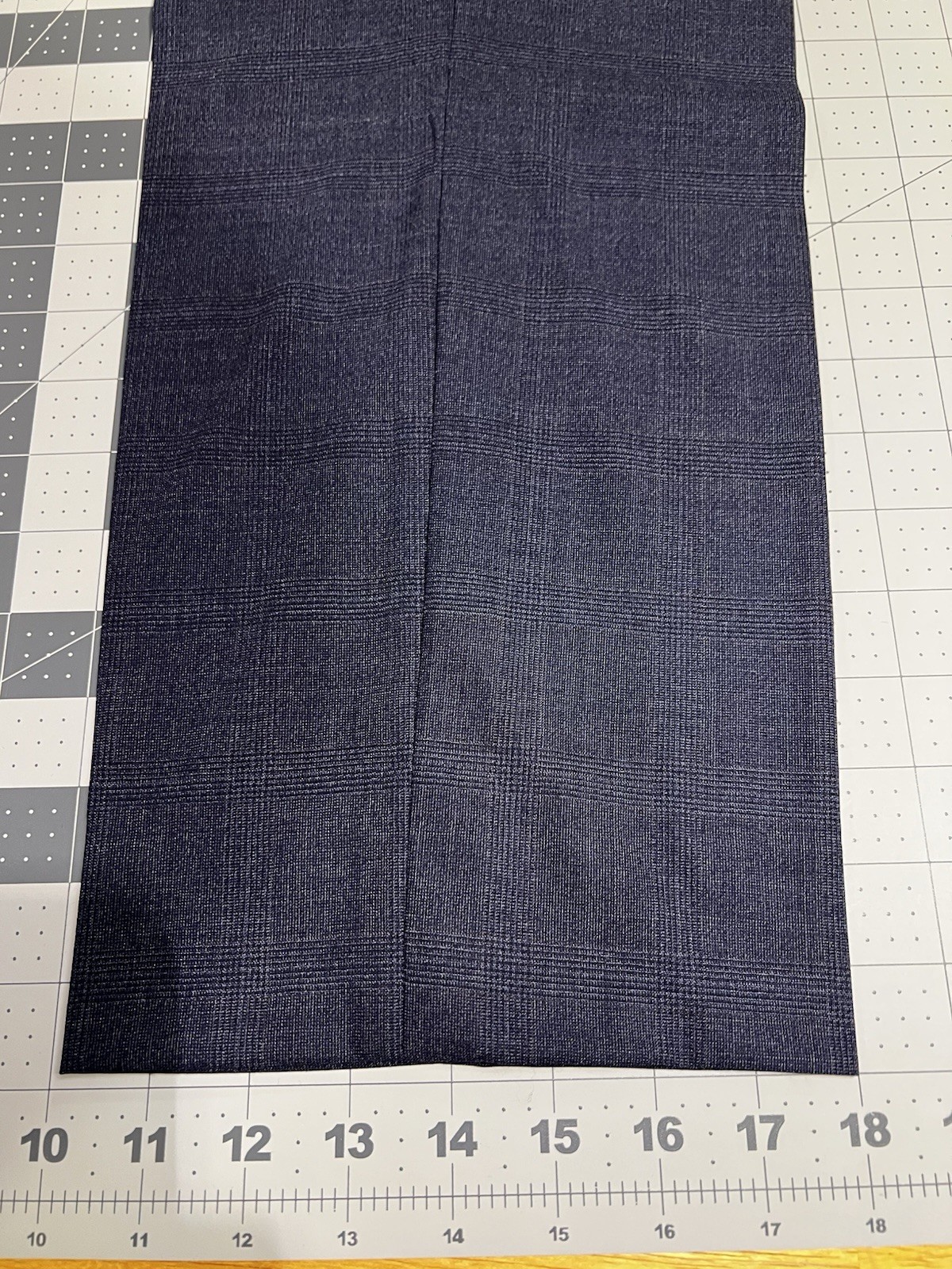 Hart Schaffner Marx Men’s Wool 2 Piece Suit Size 40R Navy Blue Plaid