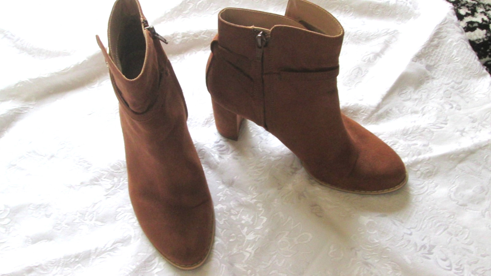 BANANA REPUBLIC 8 RUSTY BROWN FAUX SUEDE SIDE ZIPPER ANKLE BUCKLE HEEL BOOTS