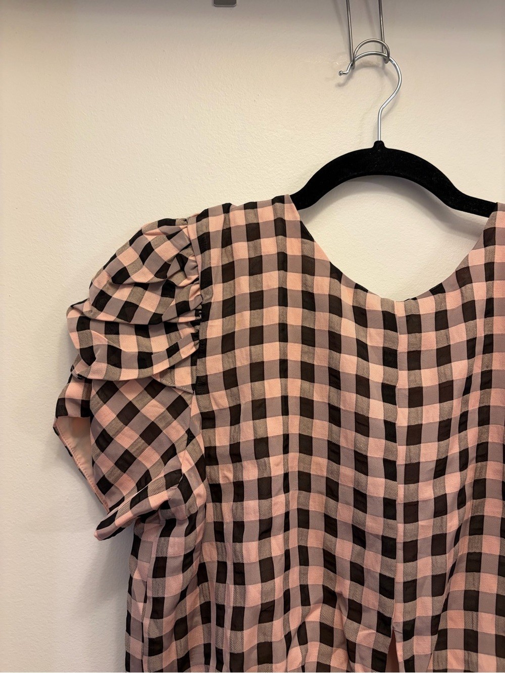 NWT Cosmopolitan x Dress the Population Plaid Tie Front Puff Sleeve Top Womens L