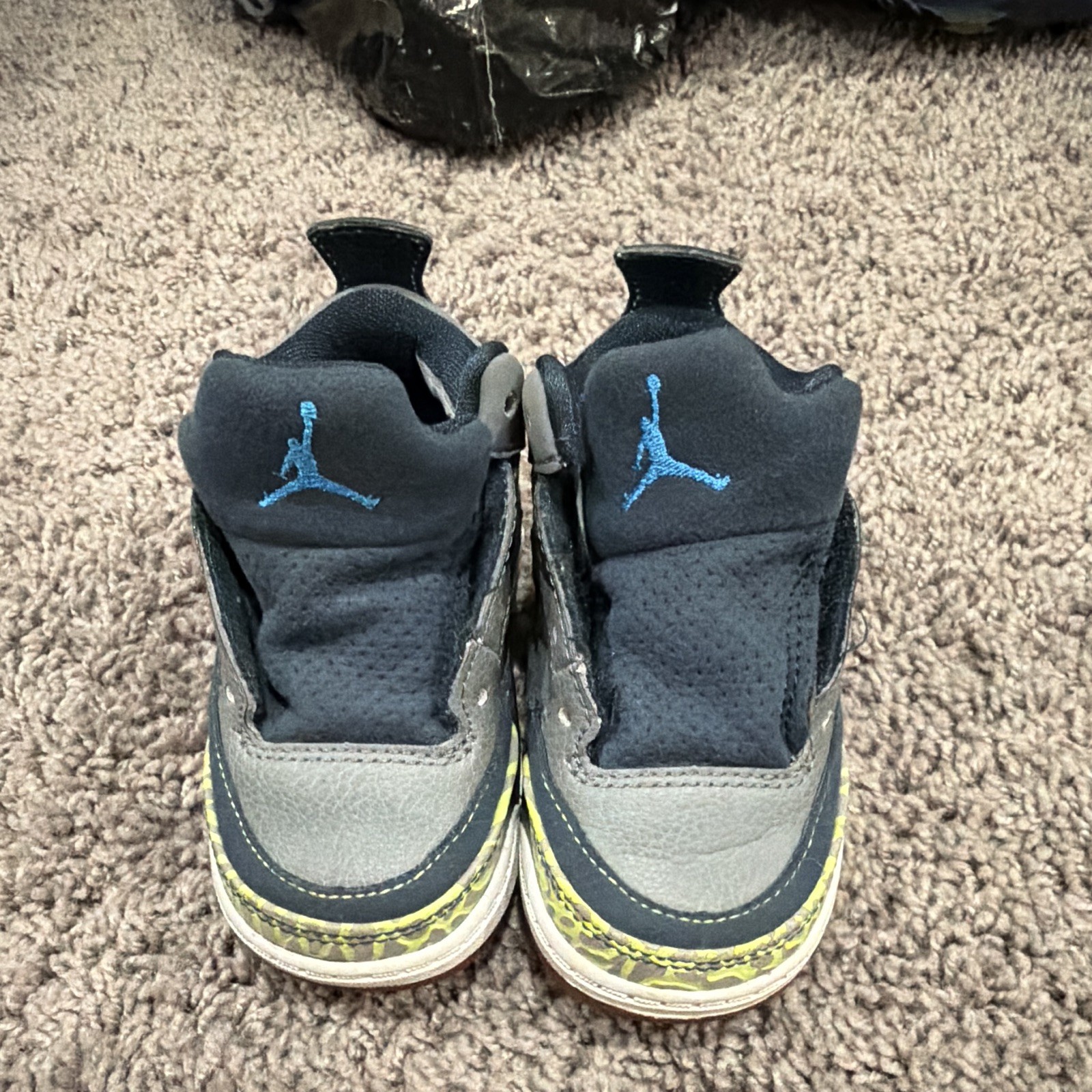 Jordan Air Jordan 3 Gray/Navy/Yellow Leather Kids US 5C Sneakers 832033-015