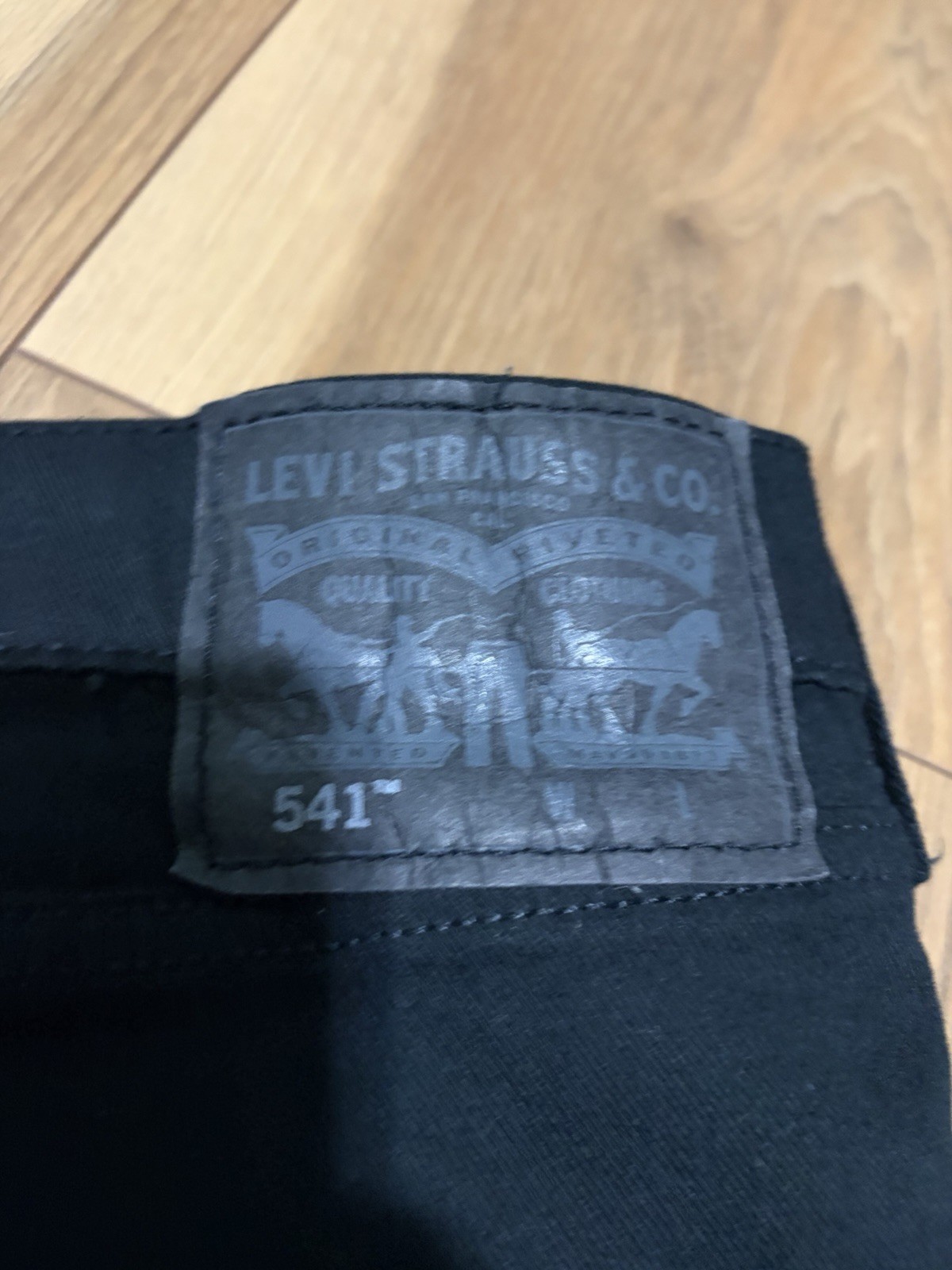 46X30 Levi’s Athletic Fit Black Denim Tapered Mid Rise