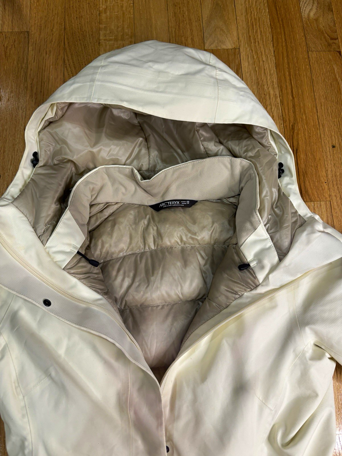 Arc’teryx Women’s Hooded Down Parka Coat Full Zip White XS Mid-Length