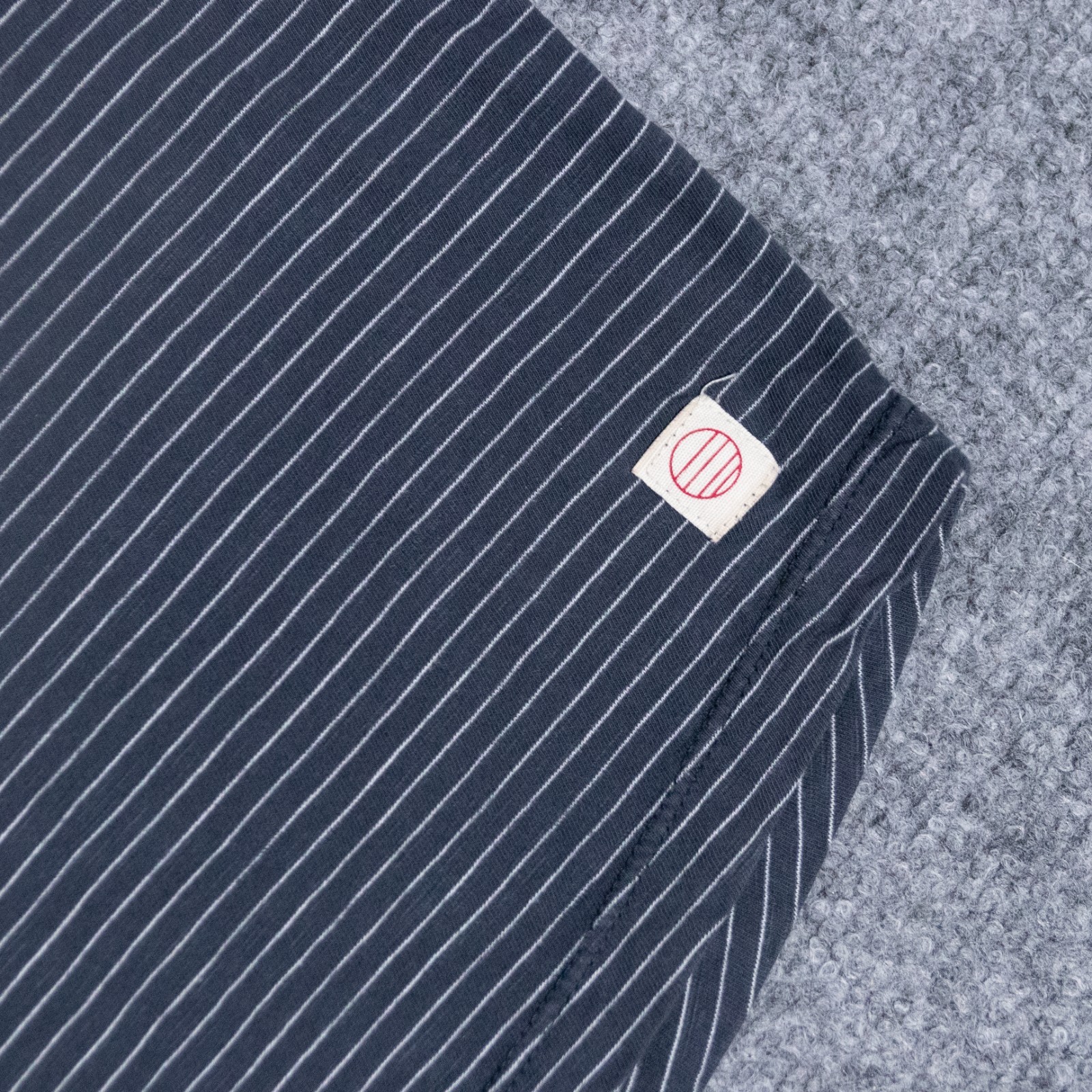 Marine Layer Saddle Pocket Navy Striped S/S T Shirt Crew Neck Men’s Medium
