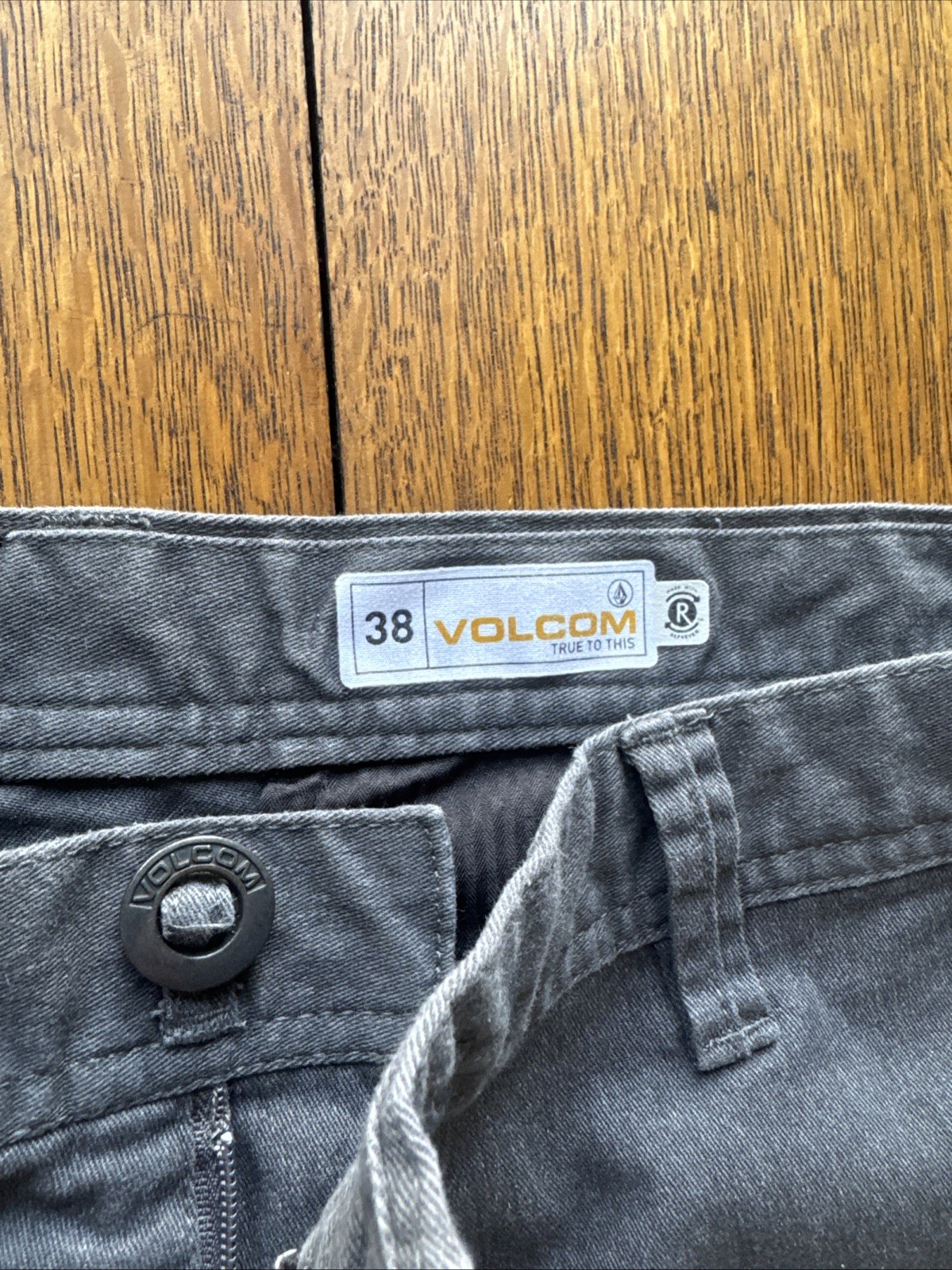 Volcom Pants Gray Flat Front Men’s Size 38×33 True to this