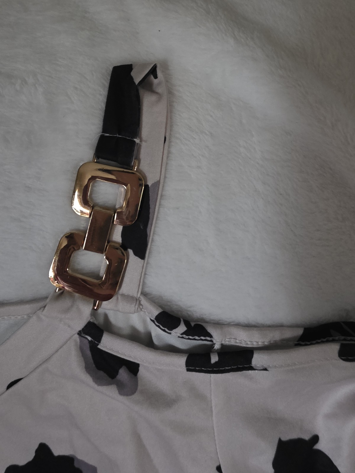 Cold Shoulder V-neck Top Cow Print Gold Chain Strap Detail Tan Black L 8/10