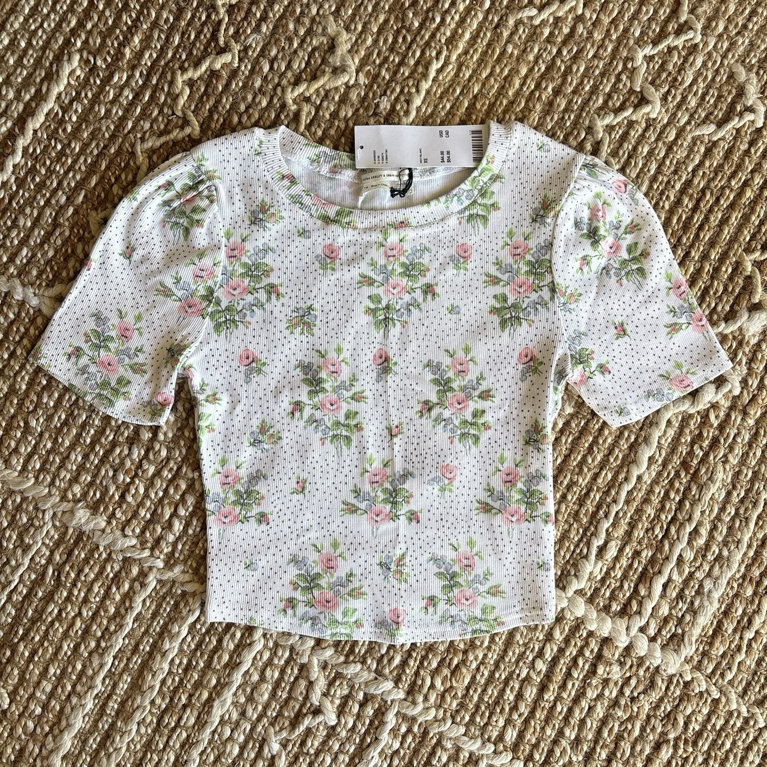Urban Outfitters Women’s White Ribbed Floral Cropped T-Shirt XS