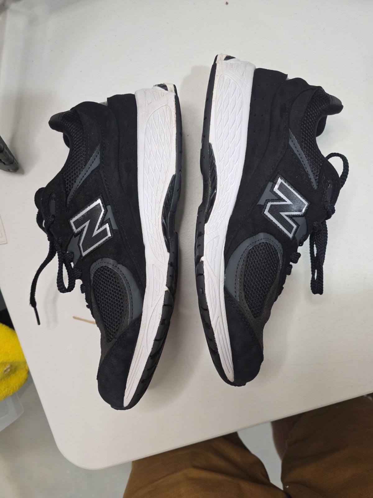New Balance 2002R Men’s Black Running Sneakers M2002RBK Size 9 9D NICE!