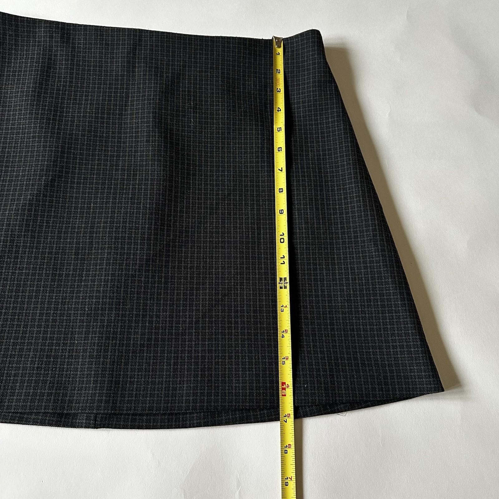 Aritzia Wilfred Charcoal Plaid Mini Skirt — Size 12 academia preppy