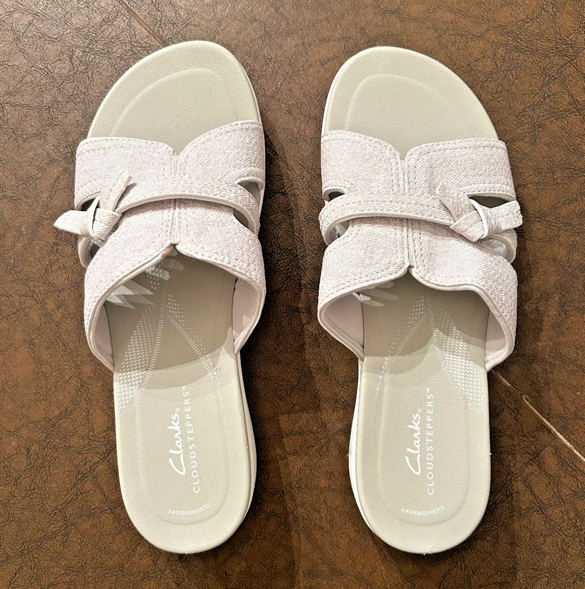 Clarks Cloudsteppers Women’s Slide Sandals, BreezeRae Mia, Off-White, 8.5 M, NEW