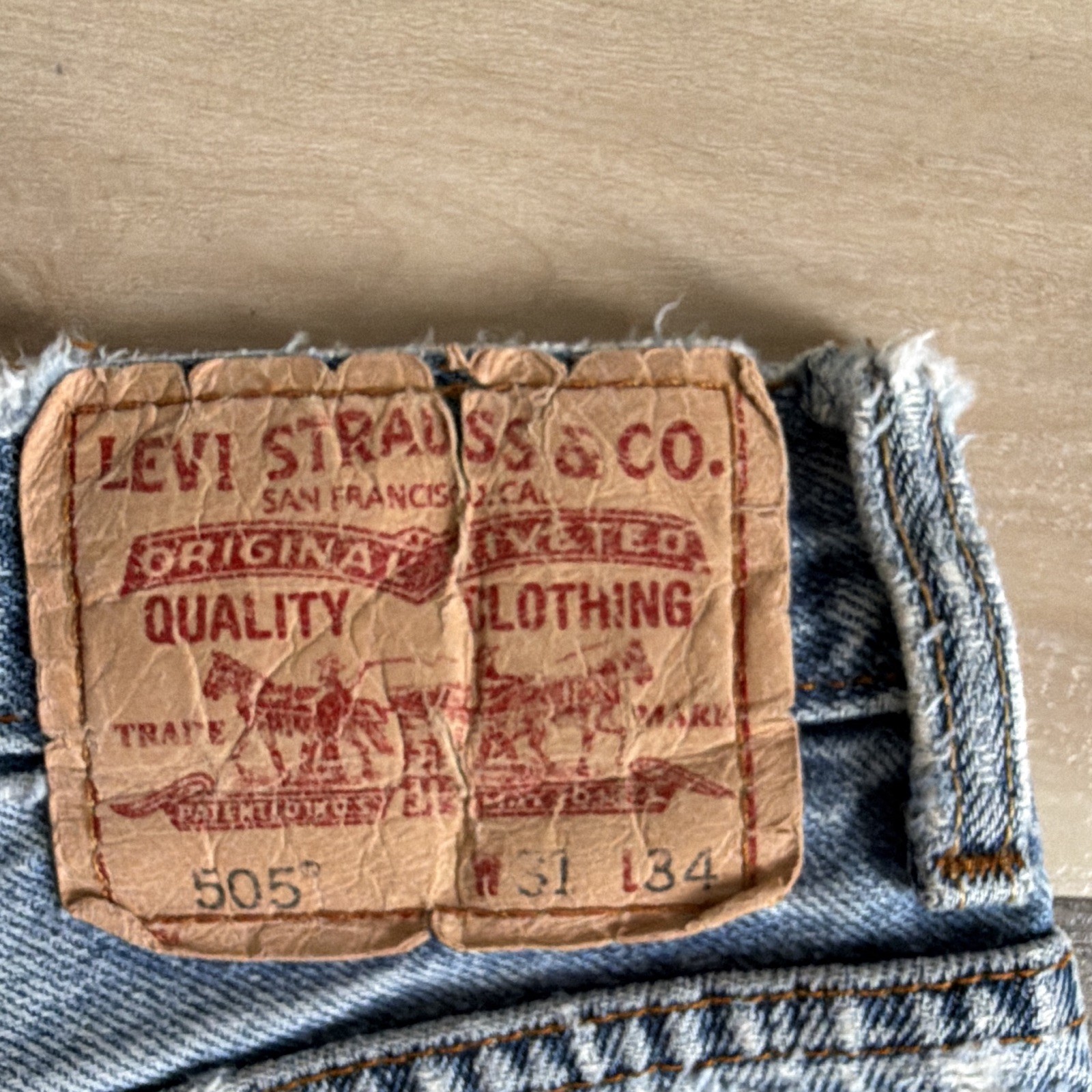 Levi’s 505 Men’s Regular Fit Light Wash Straight Jeans Cotton Denim Distressed