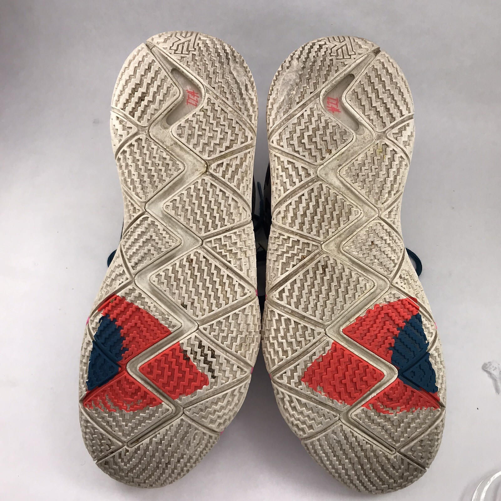Nike Men’s Size 11 Kybrid What The Neon Sneaker Hi Top Shoe Retro
