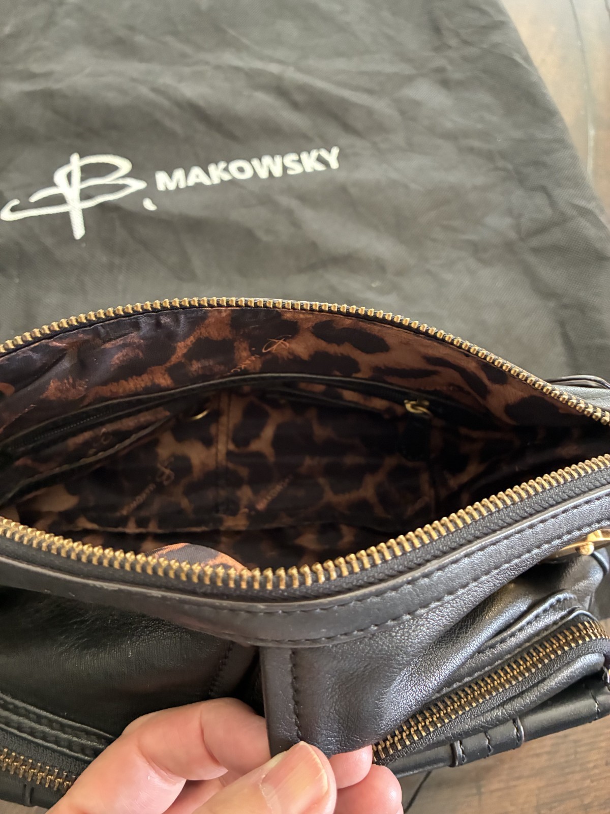 B. Makowsky Black Leather Shoulder Bag Purse Matching Wallet Dust Bag Set Leopar