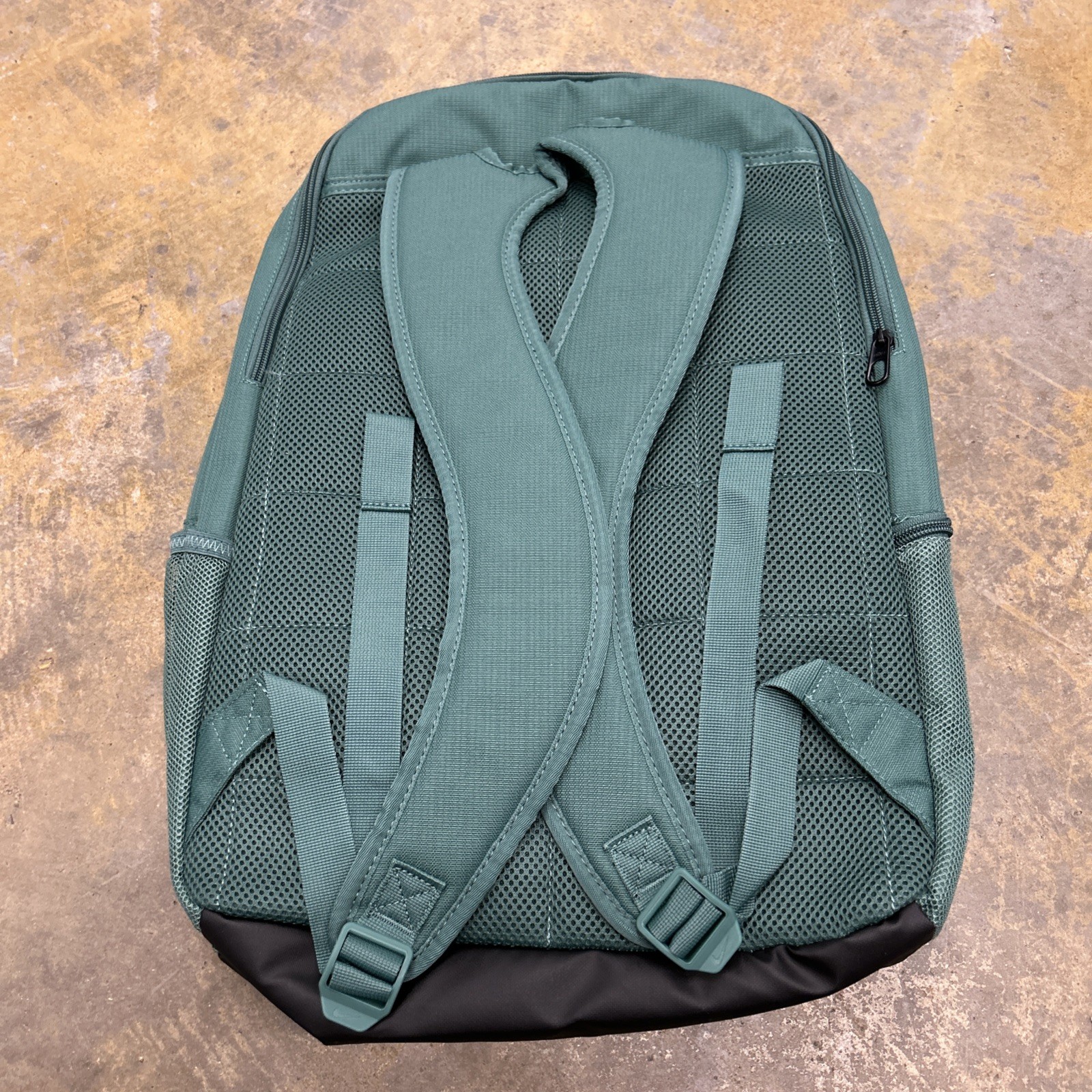 Nike Brasilia 9.5 XL Backpack DM3975-361 Green – New W Tags