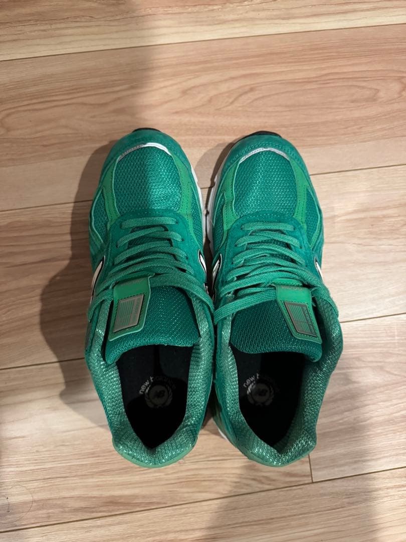 Balance 990v4 Green Sneakers Men 7.5 US Used Excellent Condition