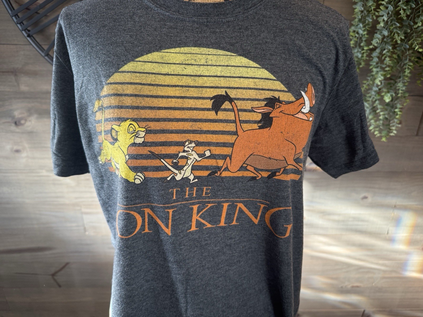 The Lion King T-Shirt Gray Women’s Medium M Disney Simba Timon Pumbaa