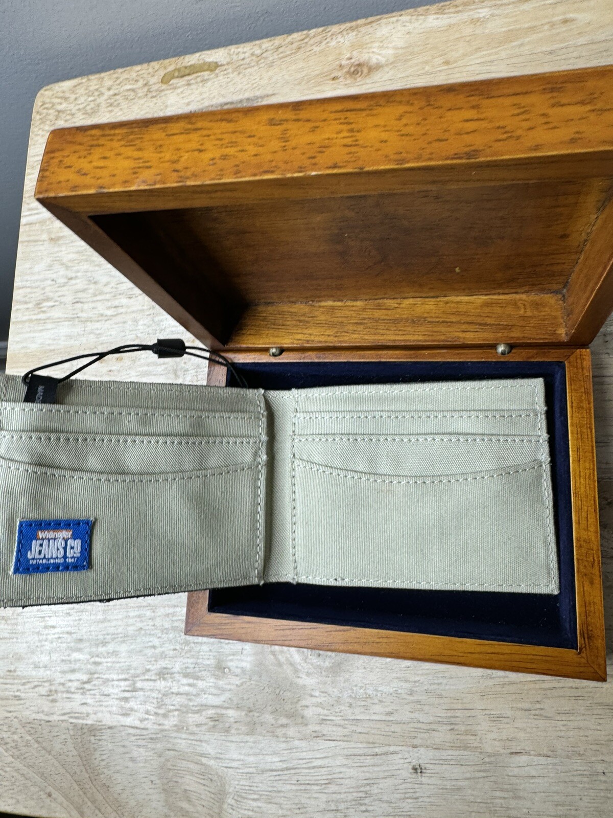 Wrangler Genuine Leather Wallet With Wooden Box New
