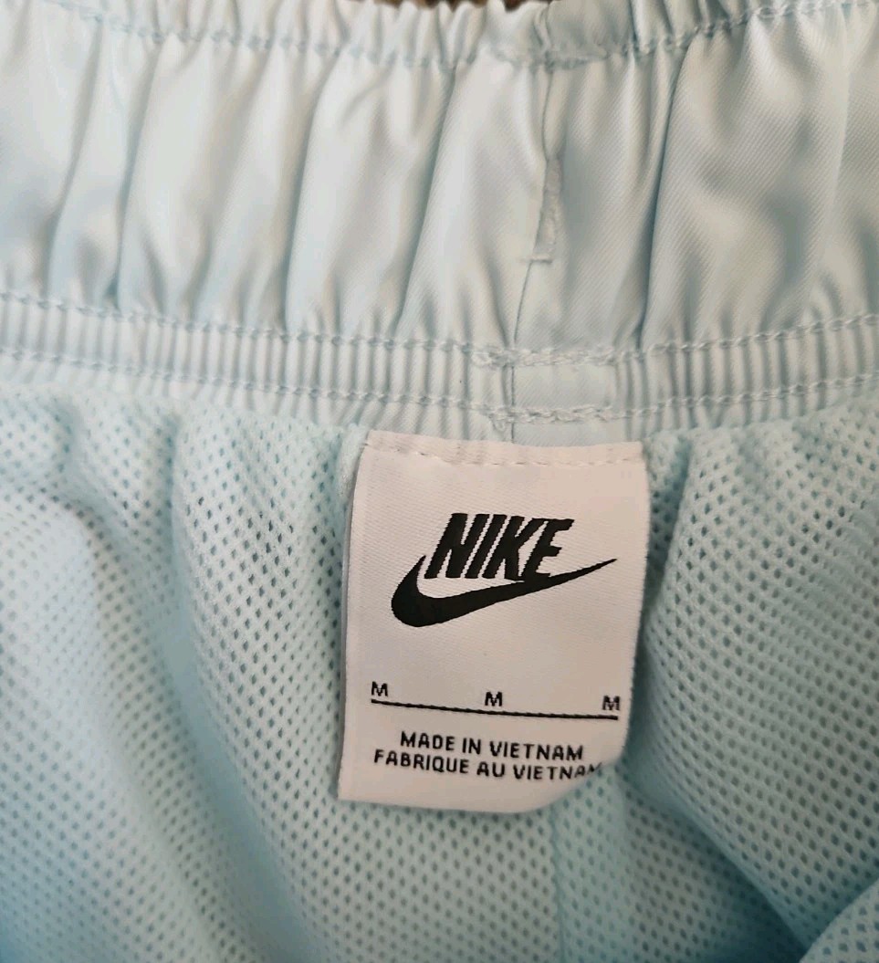 Nike Club Woven Standard Fit Mid Thigh Length Light Blue Shorts Med. Men