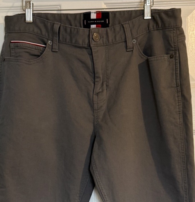 Tommy Hilfiger TH Flex Men’s Slim Flat Front Chino Pants Gray 34×32 Preppy