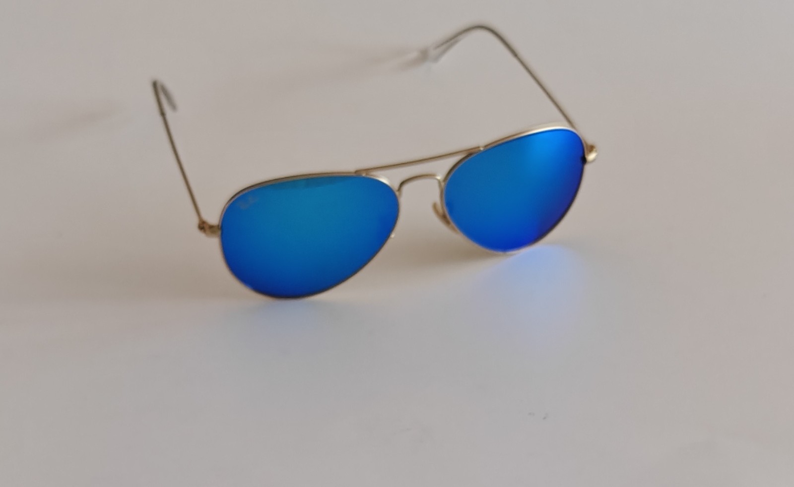 Ray-Ban RB3025 112/17 Aviator Classic Gold Frame Blue Mirror Lenses Sunglasses