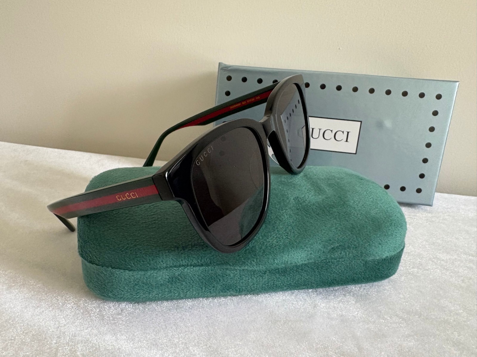 Authentic New Gucci GG0848SK 001 Black Green Red Stripe Grey Sunglasses