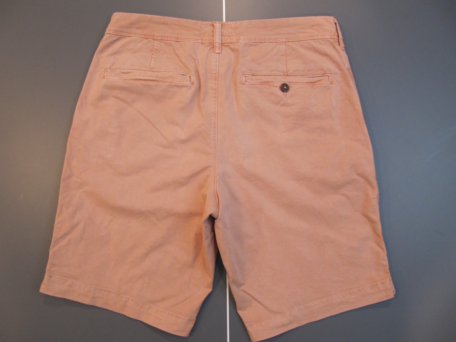 American Eagle Outfitters Next Level Flex Men’s Chino Shorts Size 31 Coral color