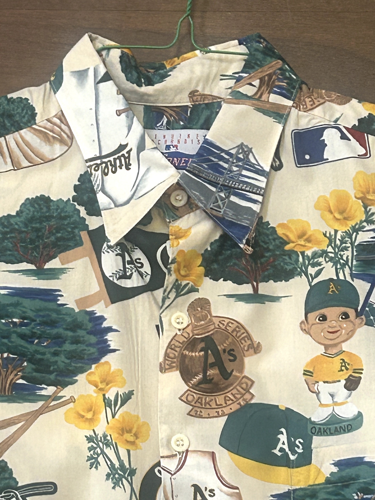 OAKLAND ATHLETICS HAWAIIAN SHIRT ‘WORLD SERIES LEGACY’ REYN SPOONER SIZE: MEDIUM
