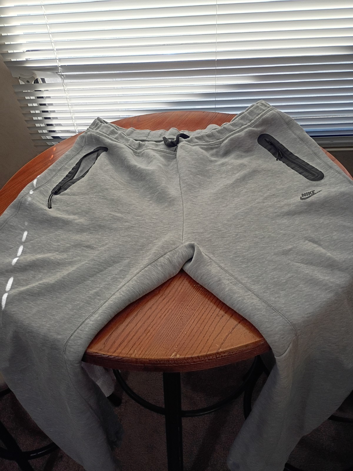 Nike Tech Fleece Men’s M Gray Jogger Pants Fleece Zip Pockets Drawstring