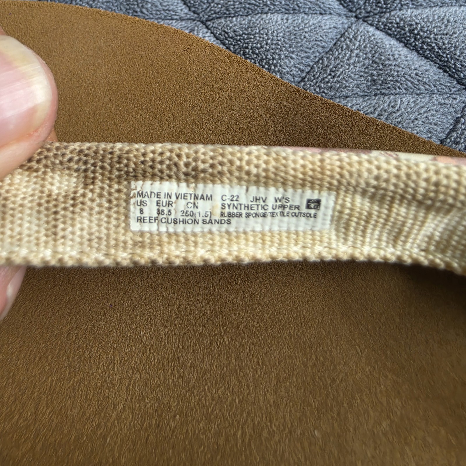 Size 8 REEF Cushion Sandals Tan with Animal Print
