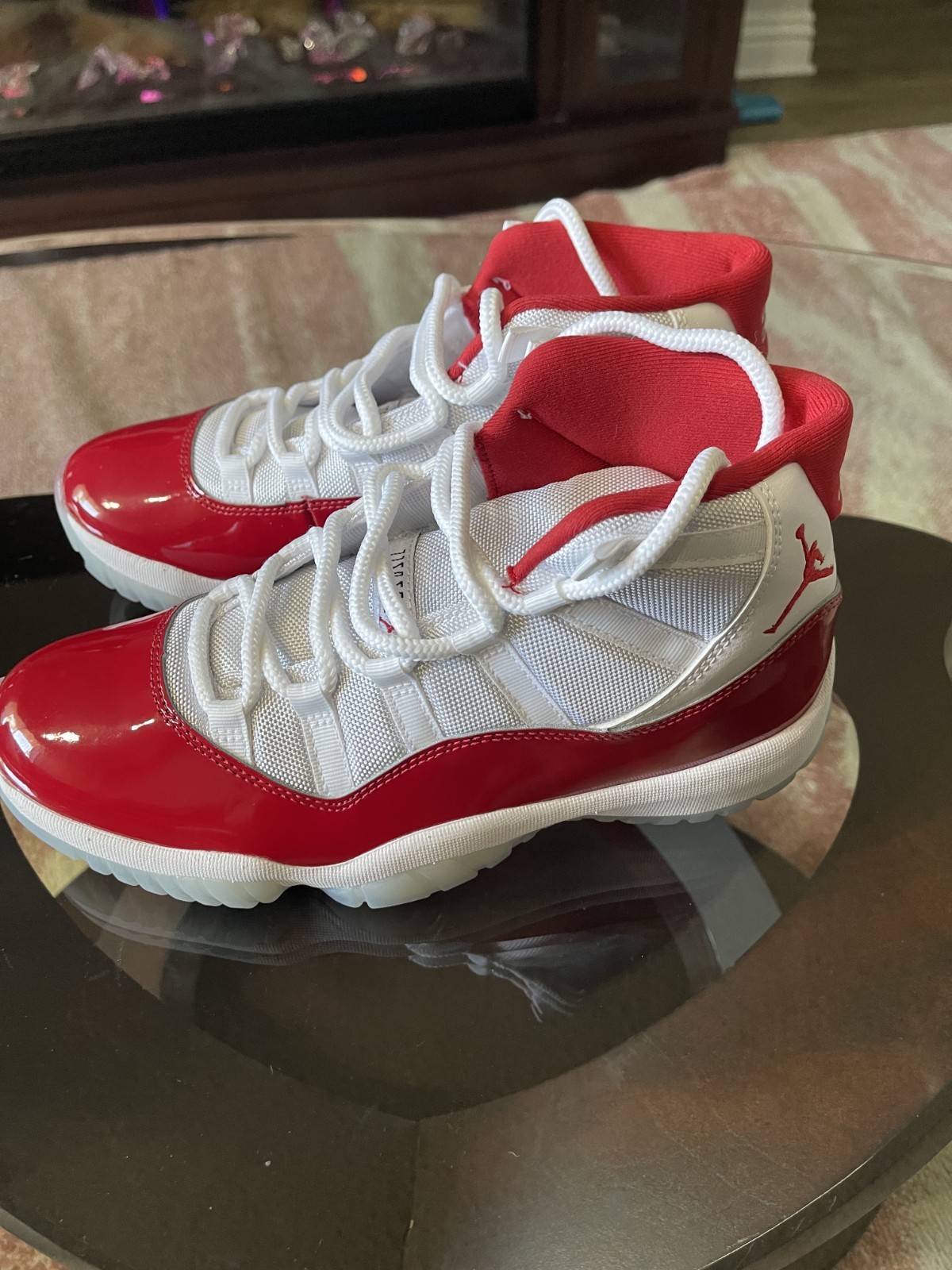 Air Jordan 11 retro cherrys size 9