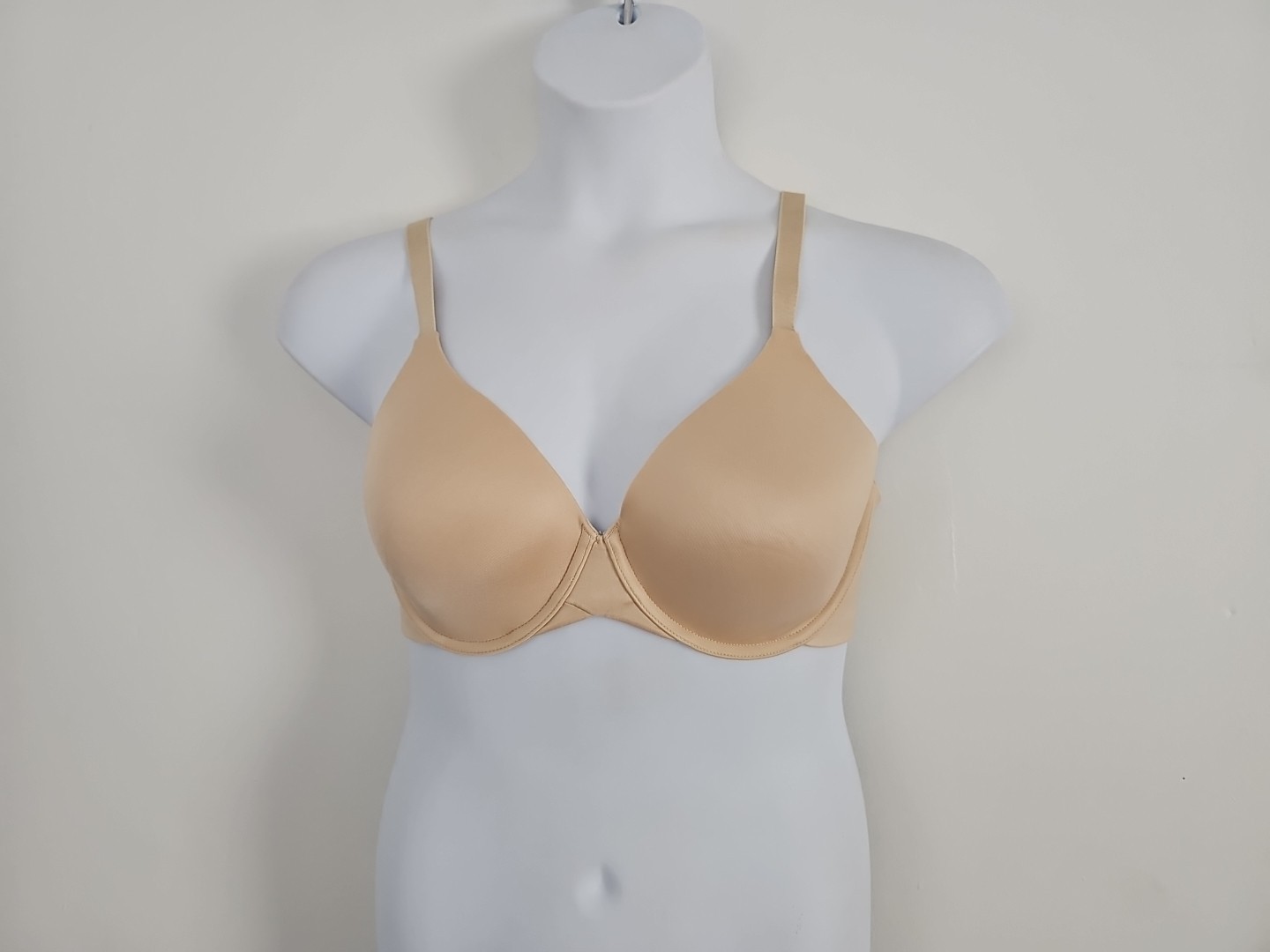 Lilyette Back Smoothing T-shirt Bra Ivory size 38C Underwire Adjust. Staps Lined