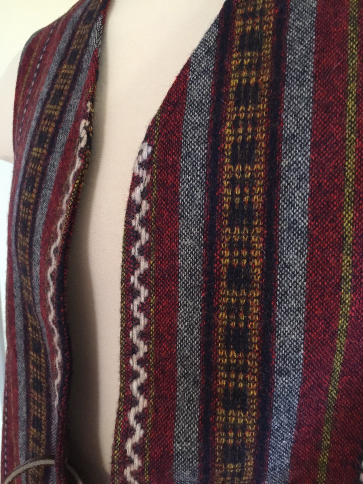 Woolrich Wool Vest Multi Patterned Large Lg L Leather Closure GUC – See Details