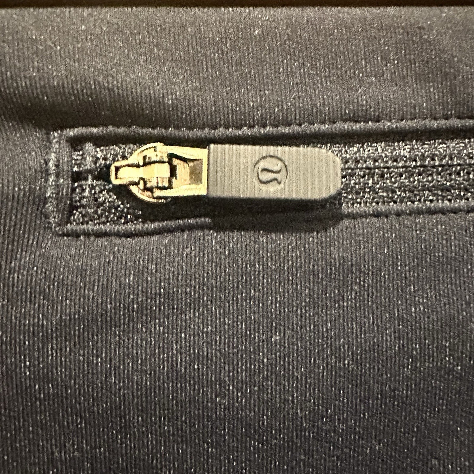 Lululemon Speed Up Tight *Full-On Luxtreme 28″ Size 4 True Navy