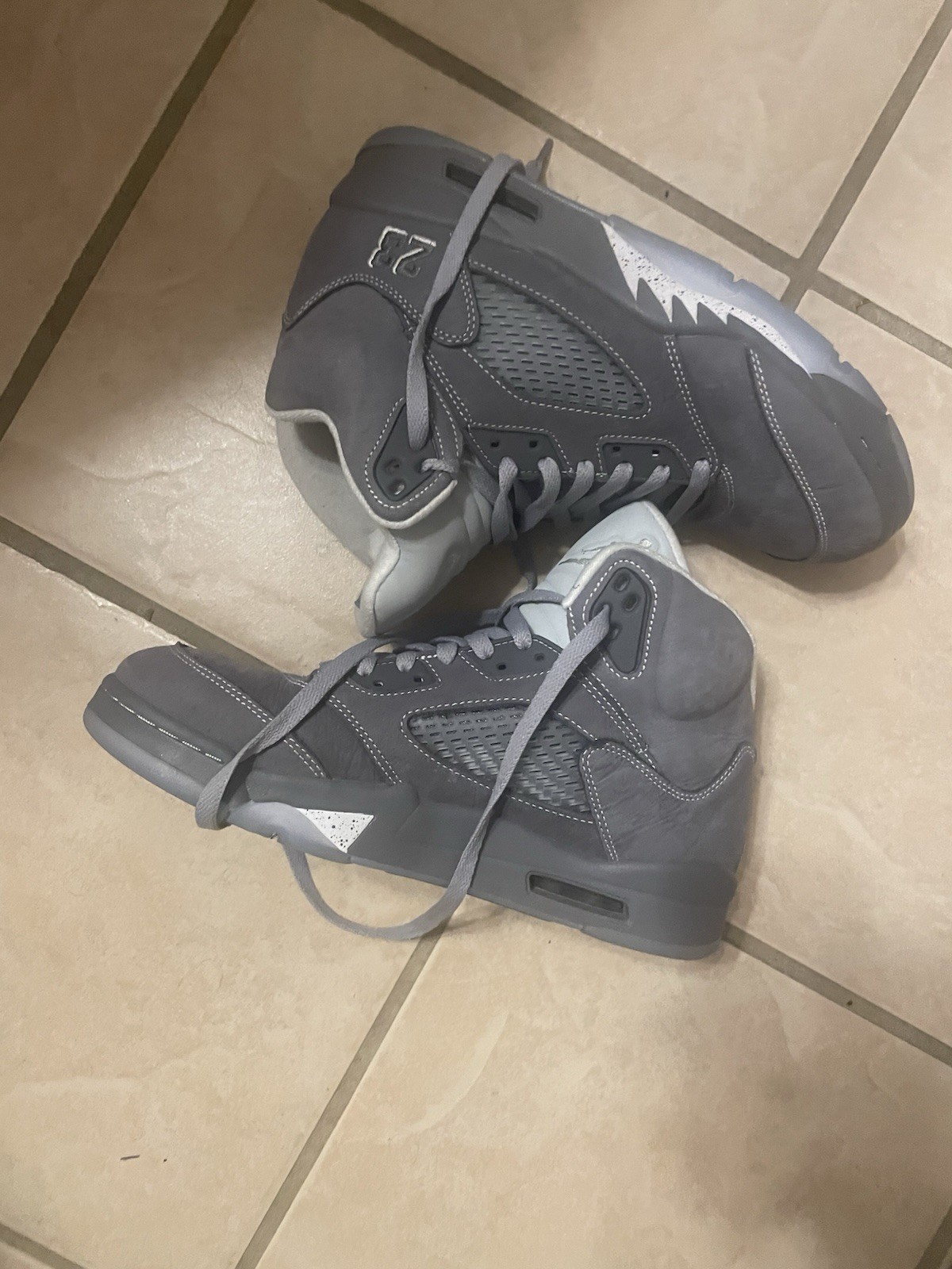 Jordan Air Jordan 5 Men’s Gray Mid Top Lace-Up Basketball Athletic Sneakers
