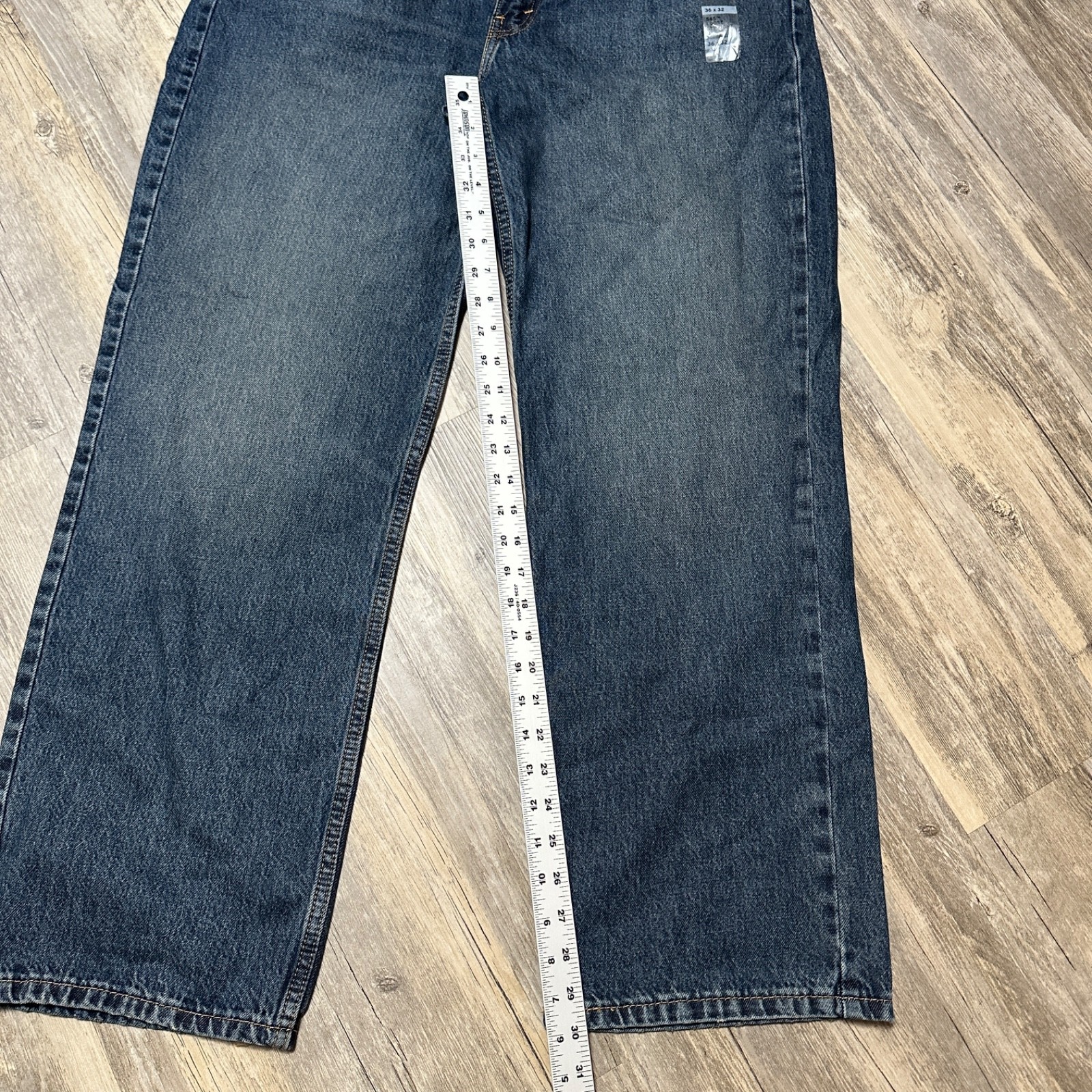 Levi’s Men’s 565 Loose Straight Jeans Medium Wash 36×32