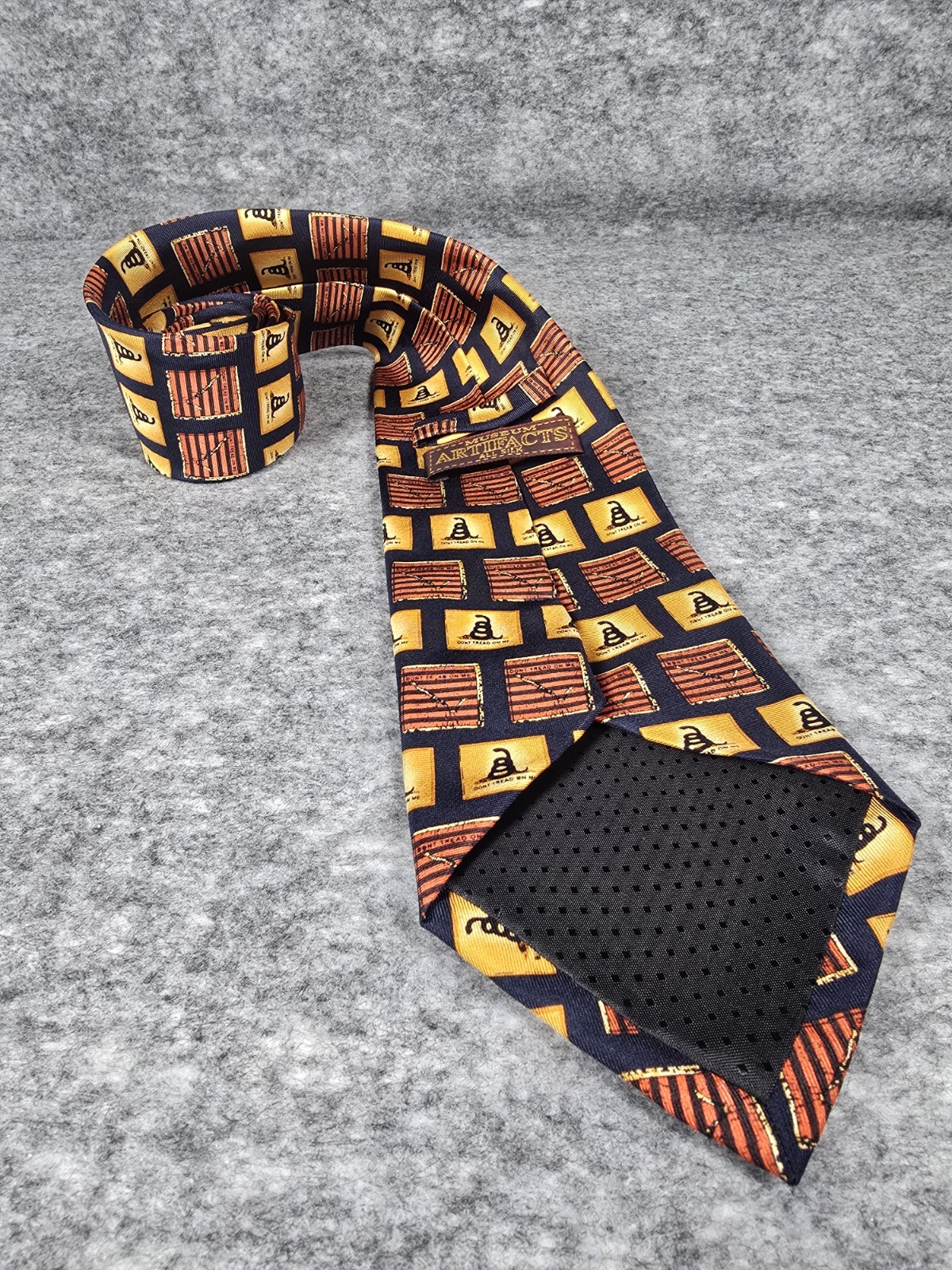 Museum Artifacts 100% Silk Tie Don’t Tread On Me Glasden Flag Rattlesnake 2A