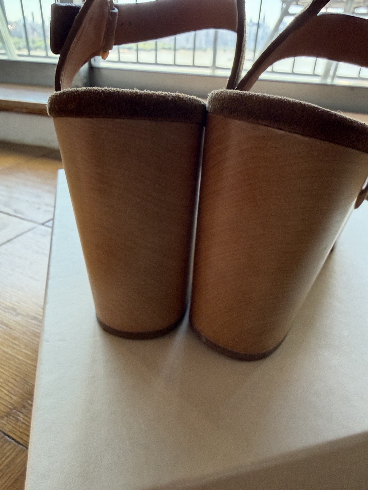 Sezane Fausta Clogs, Size 39 – Beige