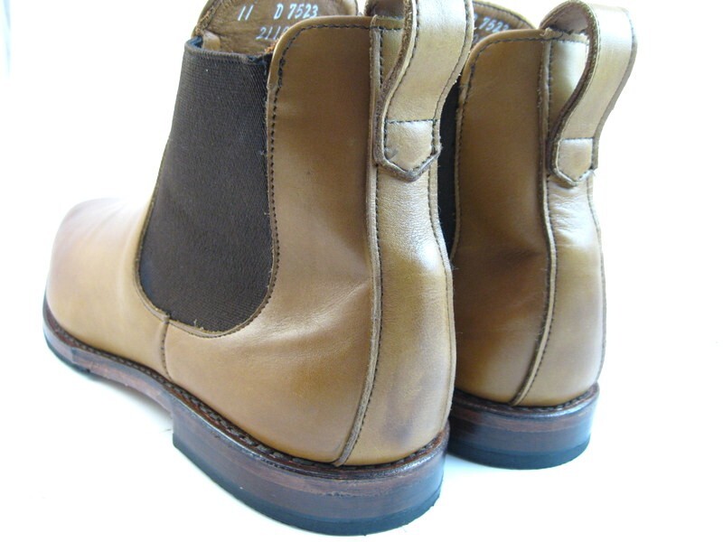 Allen Edmonds “LIVERPOOL” Men’s Leather Chelsea Boots 11 D Walnut (375N)
