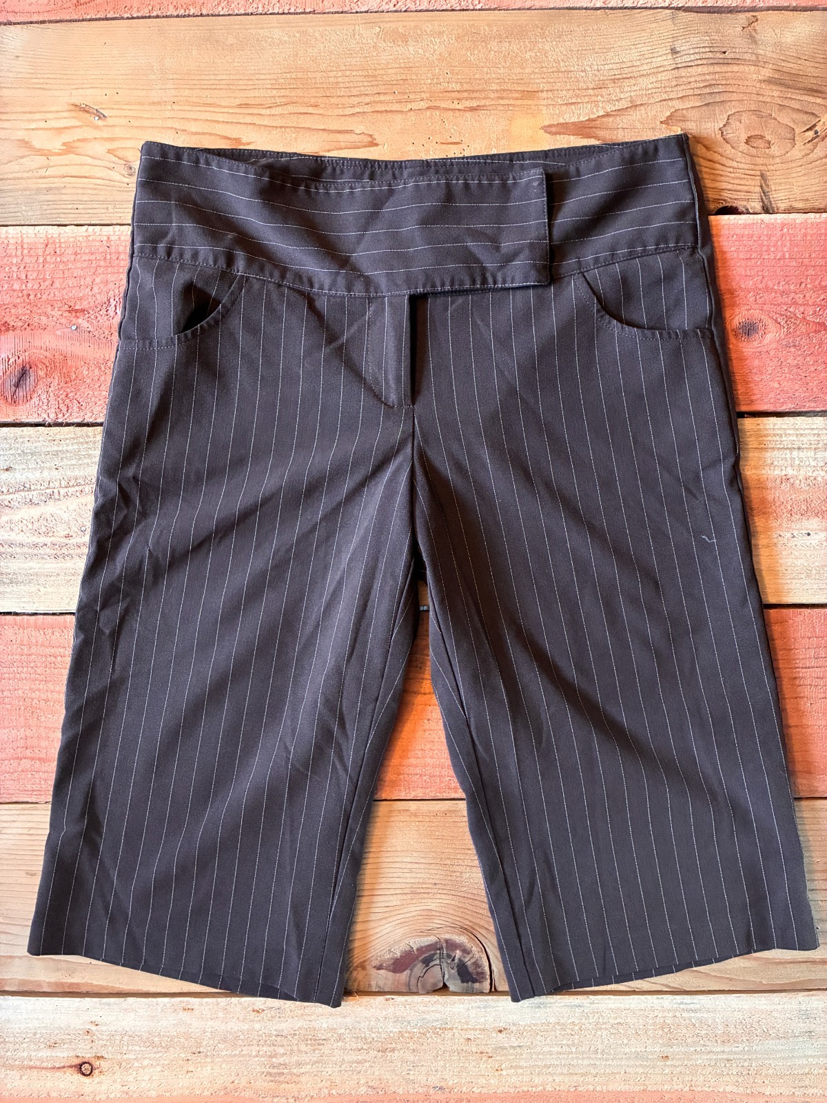 Y2K Made in USA Wrapper Pinstripe Capri Pants Womens 7 Brown Corporate Office