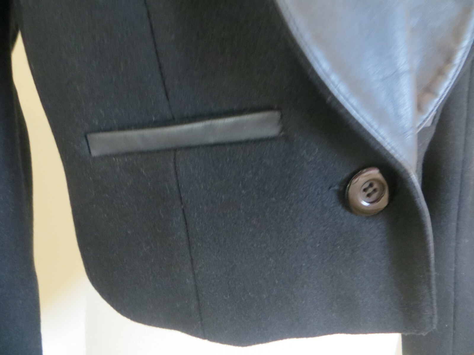 Emil Rutenberg Size XS Black Leather Bolero Jacket Blazer Wood Short (C-002)