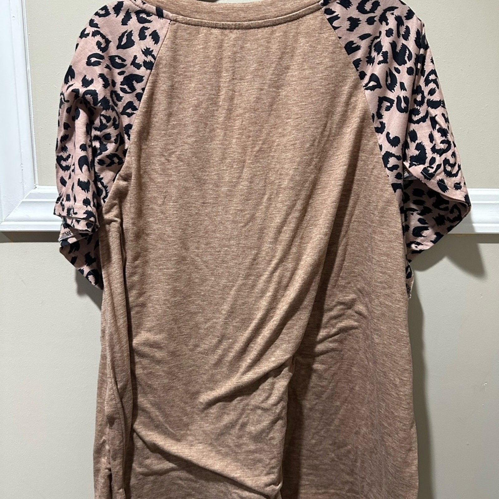 Tan and Cheetah Oversized Tee‎