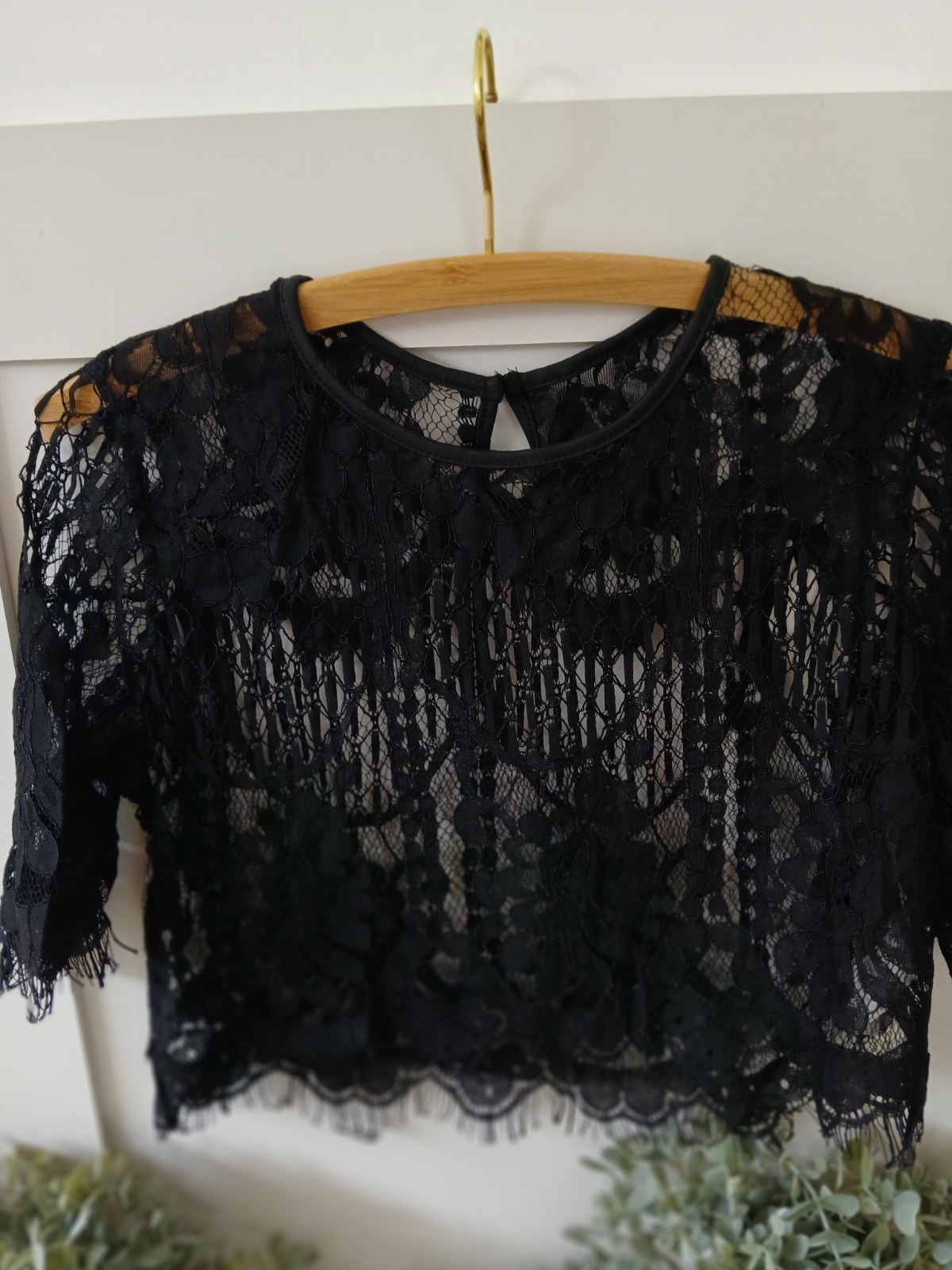 Gorgeous On Trend Black Sheer lacey boho cropped top 10-12 holiday/festival