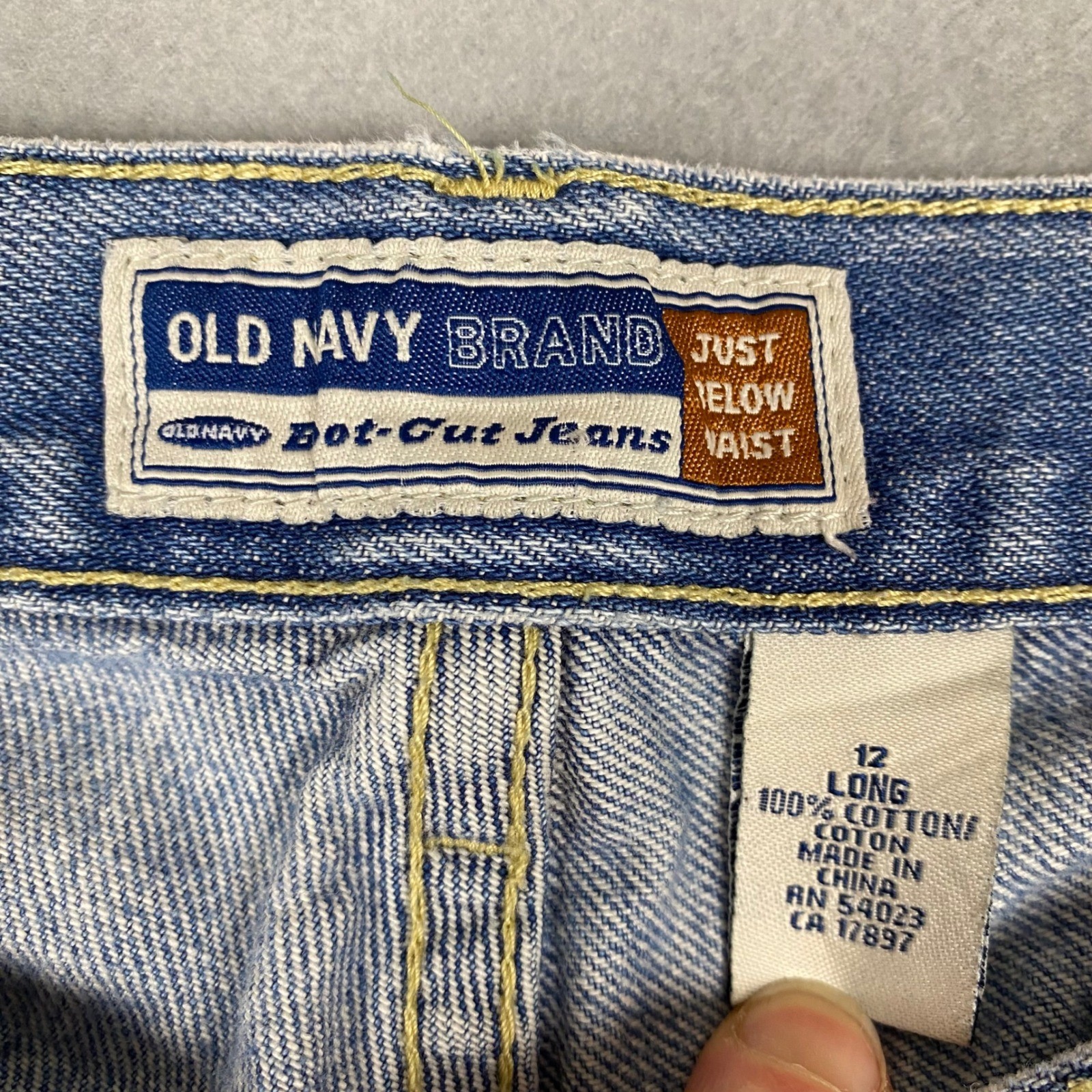 Old Navy Just Below Waist Boot-Cut Medium Wash Denim Jeans Womens 12 Long Y2K