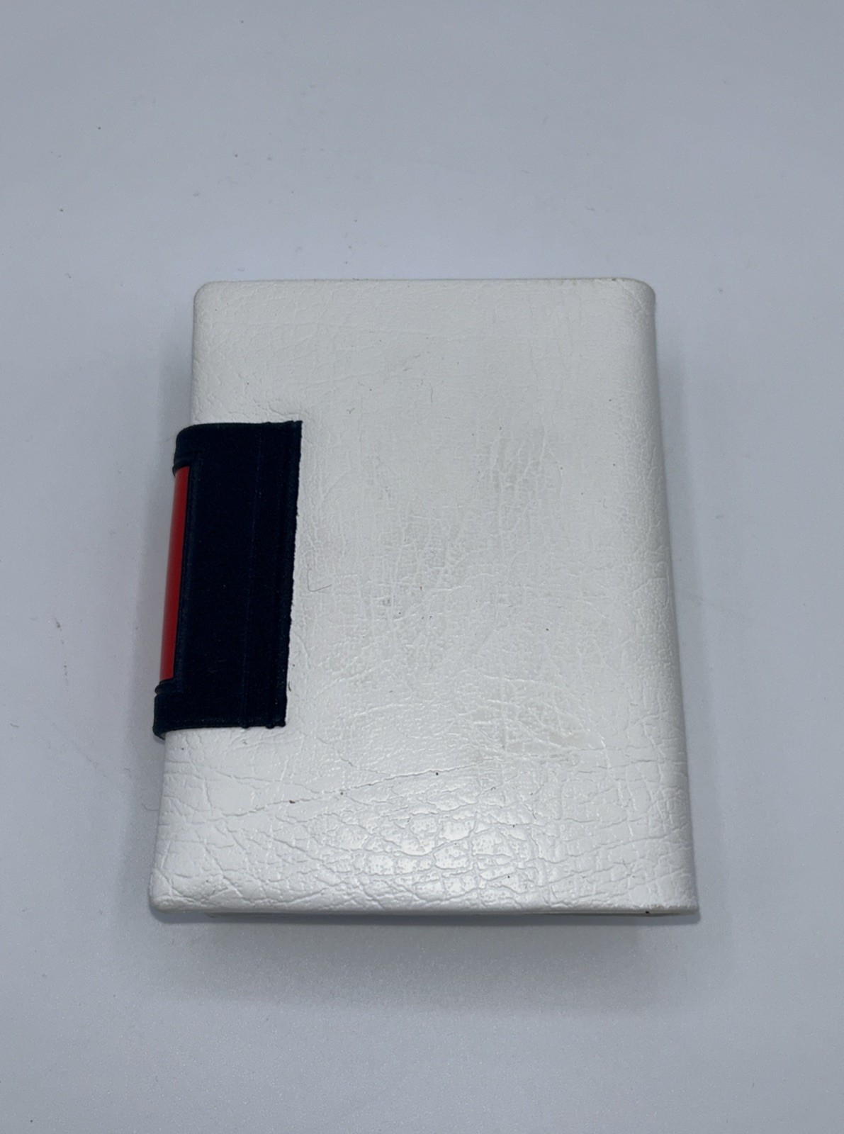 VTG Shaker Square Purse Wallet ID/CC Slots Change Pocket Snap Closure Trifold