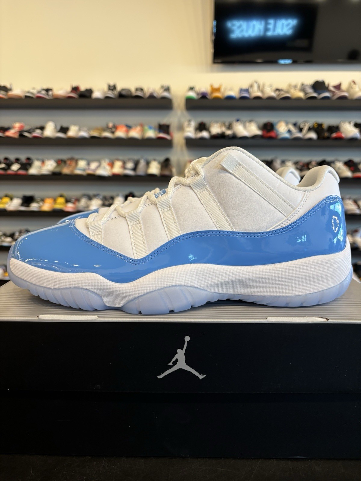 Air Jordan 11 Retro Low UNC 2026 Size 13 Brand New FV5104-100 White Blue